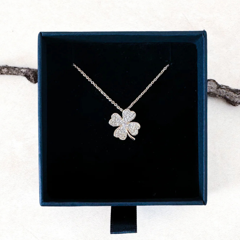 Collier ORZEL en argent 925 – pendentif plante avec zircons tendance.