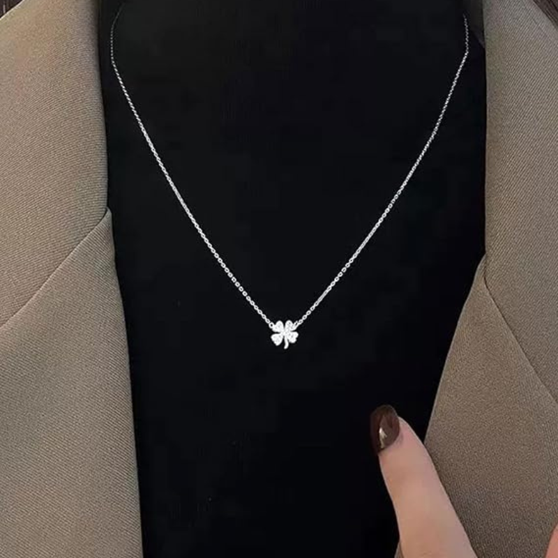 Collier ORZEL en argent 925 – pendentif plante avec zircons tendance.