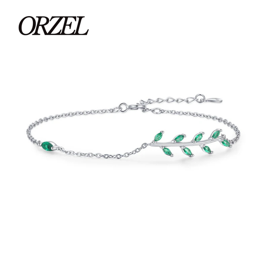 Bracelet chaîne ajustable en argent 925 avec motif feuille verte et zircone.