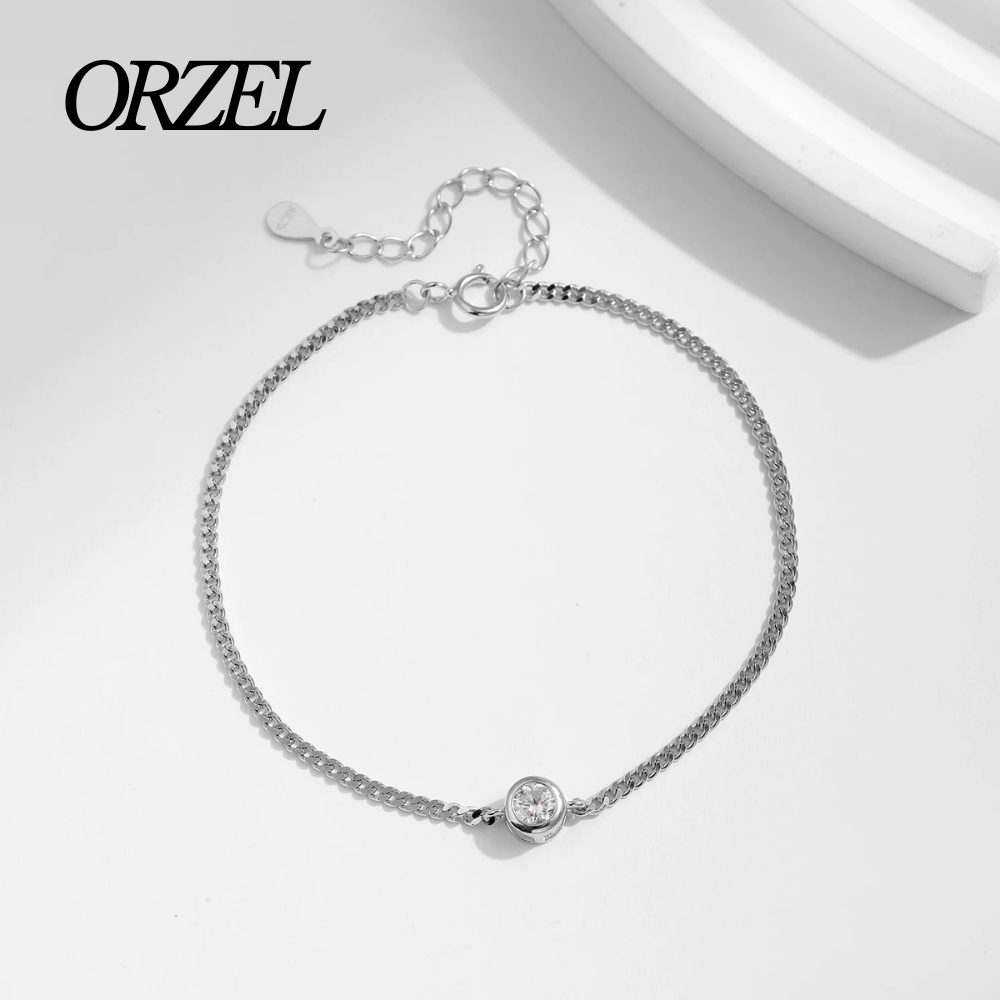 Bracelet serti lunette en argent 925 avec moissanite 0,25 ct.