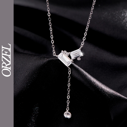 Collier pendentif rectangulaire en Y en argent 925 avec zircone.