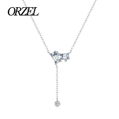 Collier pendentif rectangulaire en Y en argent 925 avec zircone.