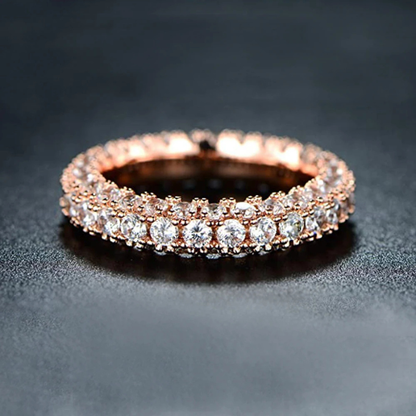 Bague de mariage ORZEL – Micro pavé cubique, style luxe et polyvalent.