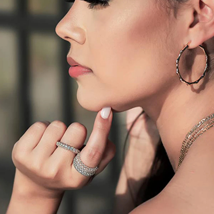 Bague de mariage ORZEL – Micro pavé cubique, style luxe et polyvalent.