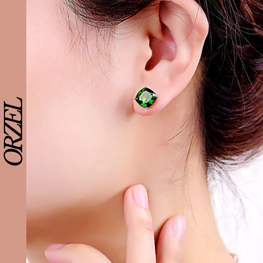 Boucles d’oreilles carrées en argent 925 avec pierre émeraude.