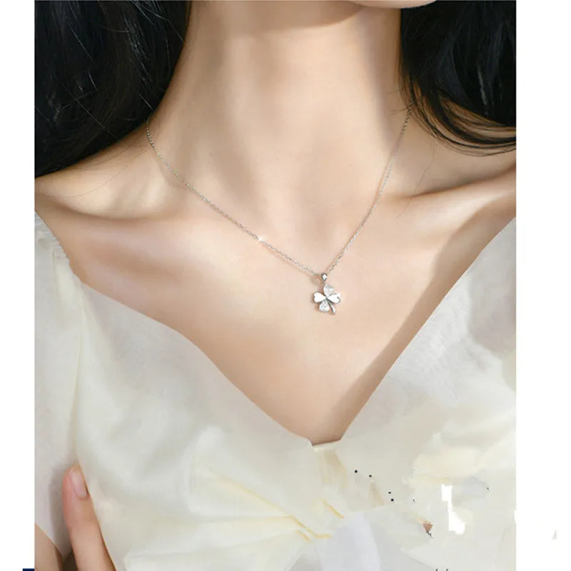 Collier trèfle porte-bonheur ORZEL – argent 925, style délicat et raffiné.
