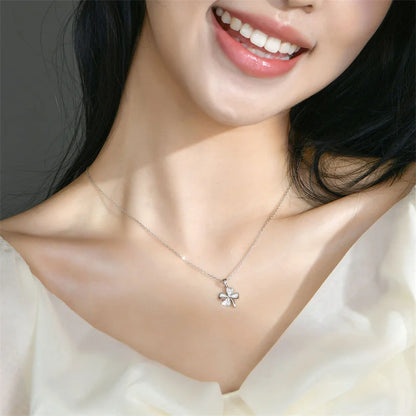 Collier trèfle porte-bonheur ORZEL – argent 925, style délicat et raffiné.